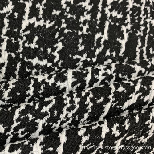 Unregelmäßige Jacquard-Gewirke